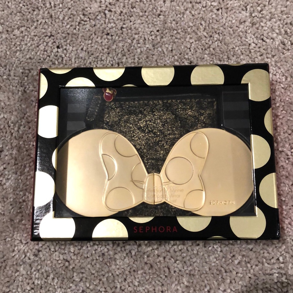 Disney Minnie Beauty by Sephora collection mirror